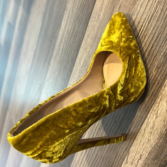 Shoe Dazzle Shoes - Brand new! Gorgeous pump